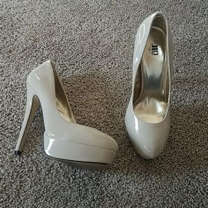 Women's shoes